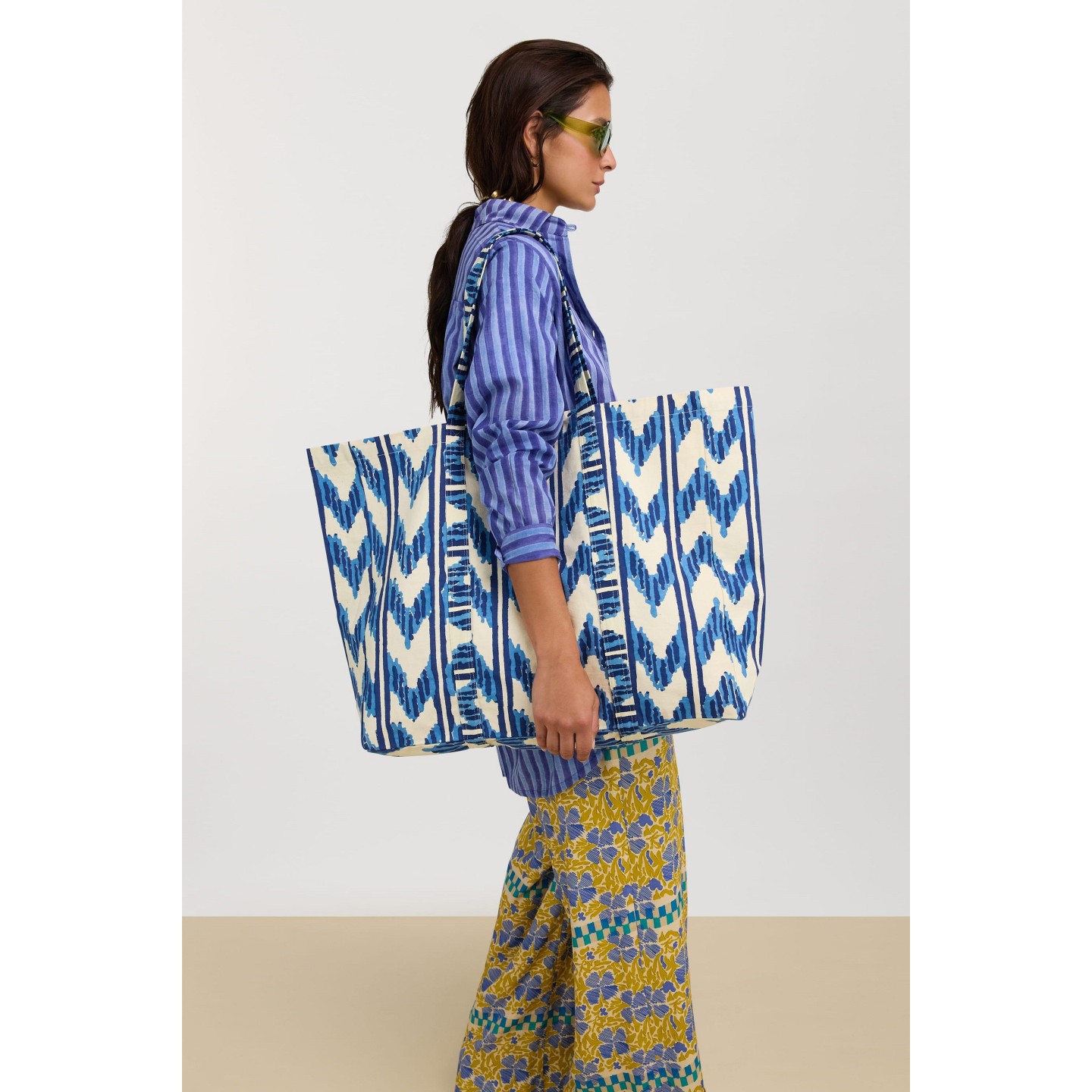 Shopping bag ikat arrow blue